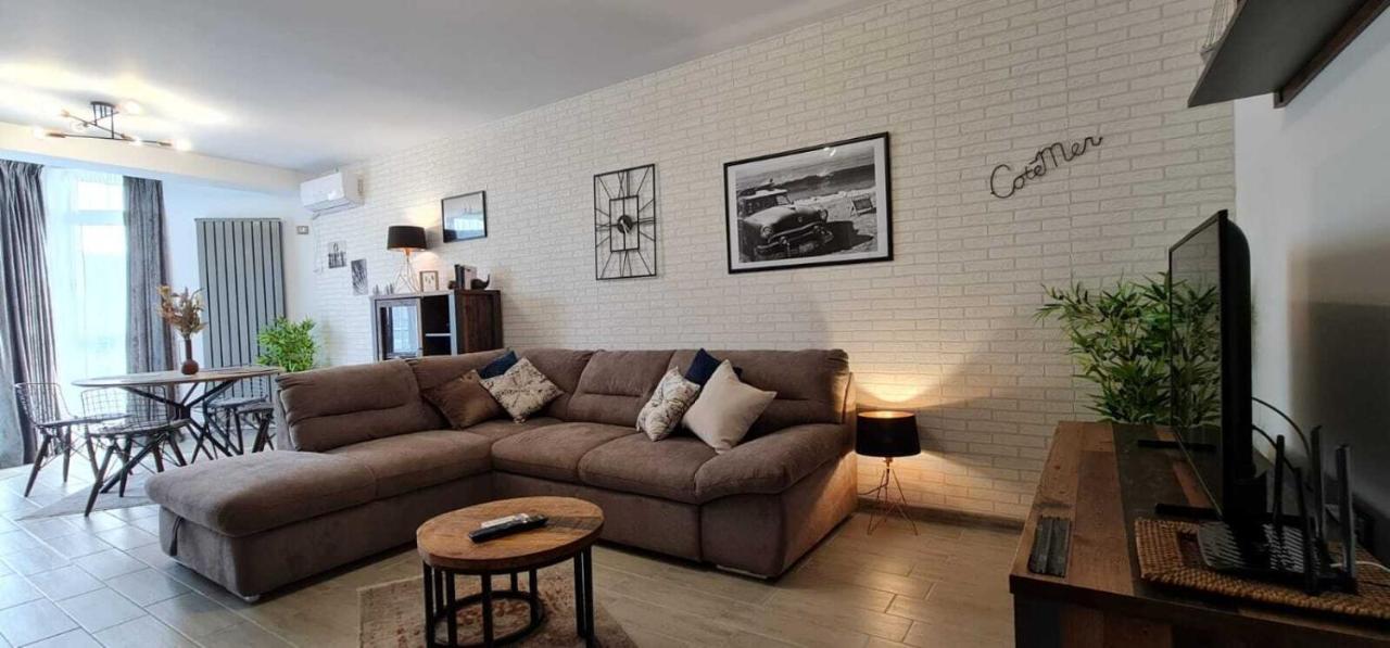 Vintage breeze Apartment ALEZZI Spa Pools resort Mamaia Buitenkant foto
