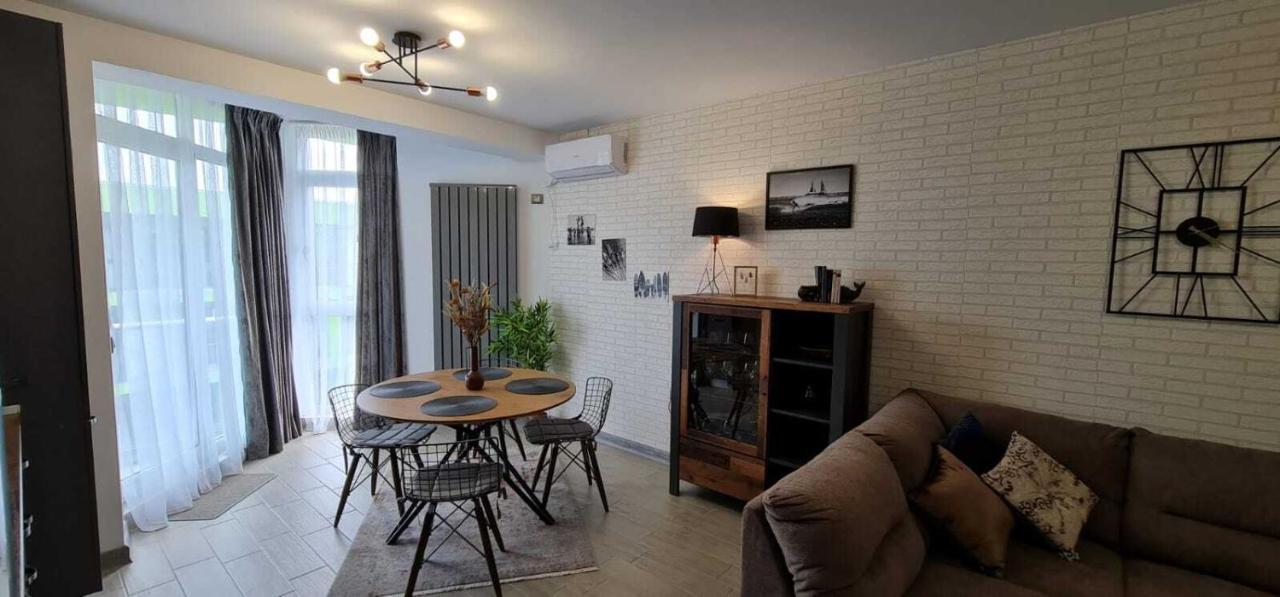 Vintage breeze Apartment ALEZZI Spa Pools resort Mamaia Buitenkant foto