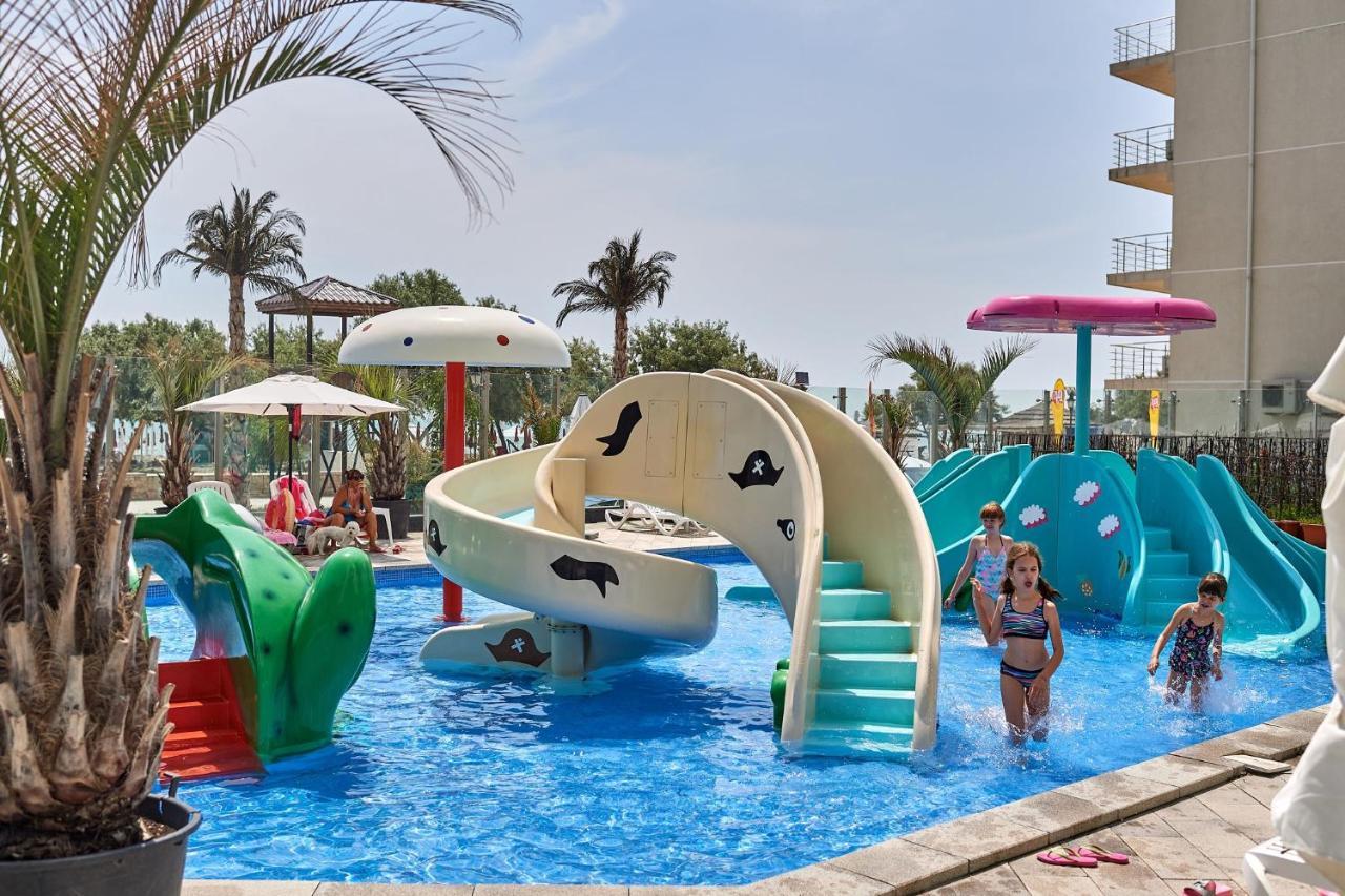 Vintage breeze Apartment ALEZZI Spa Pools resort Mamaia Buitenkant foto