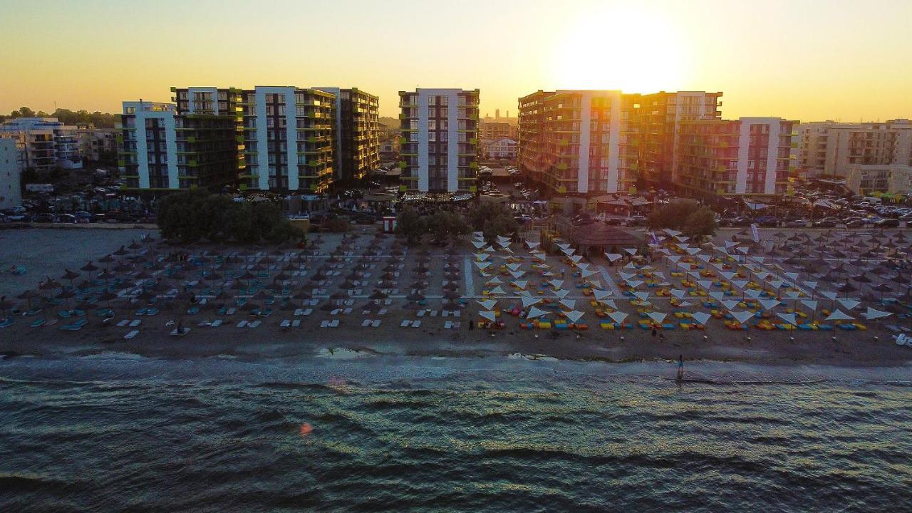 Vintage breeze Apartment ALEZZI Spa Pools resort Mamaia Buitenkant foto
